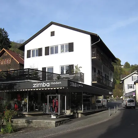 Dorfplatz *